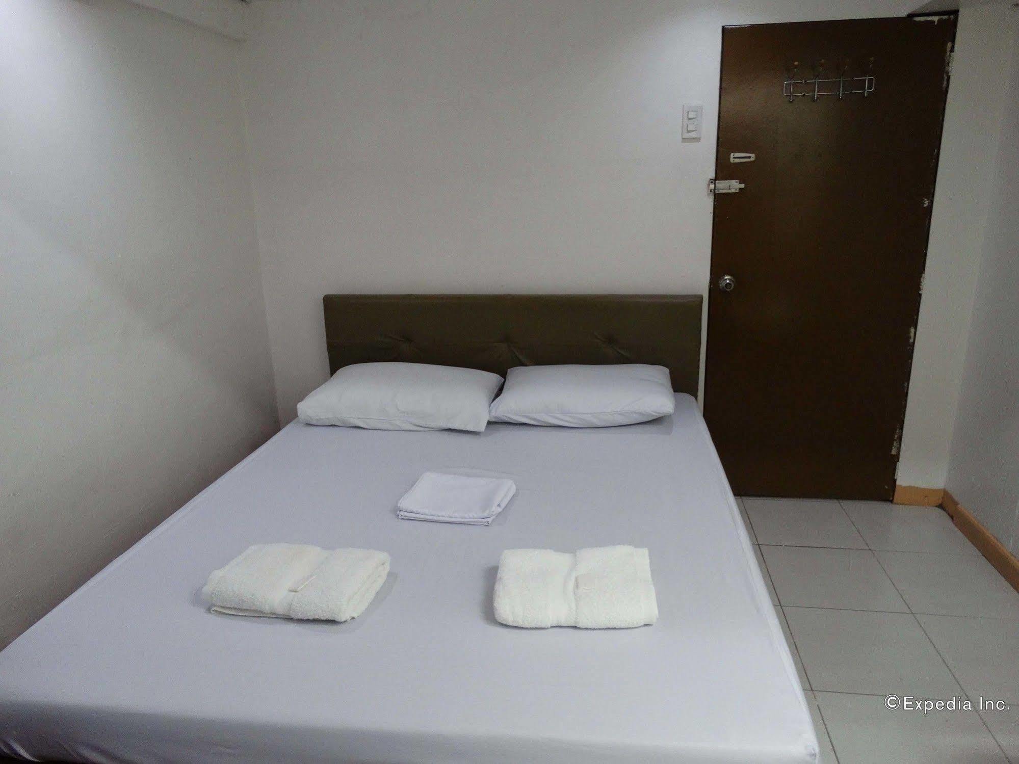 Gaius Inn Manila Exterior photo